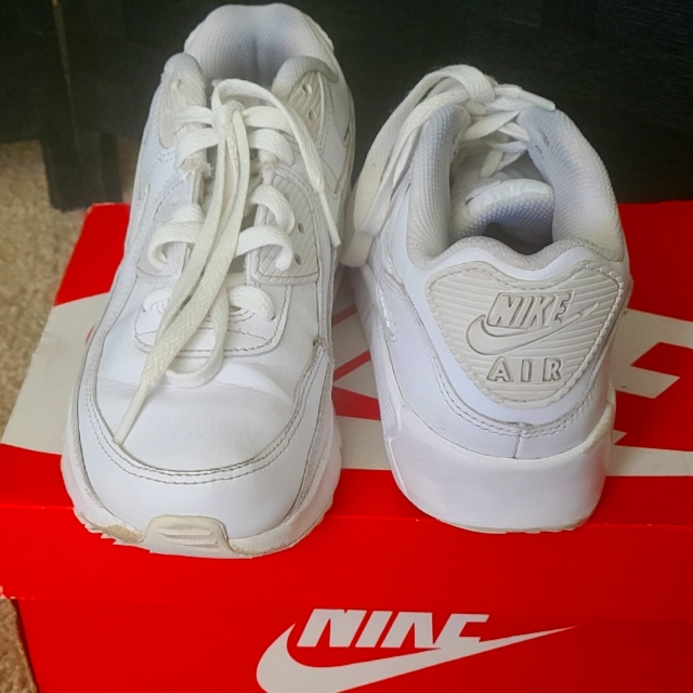 Nike Air Max 90 shoes, Size 5.5y